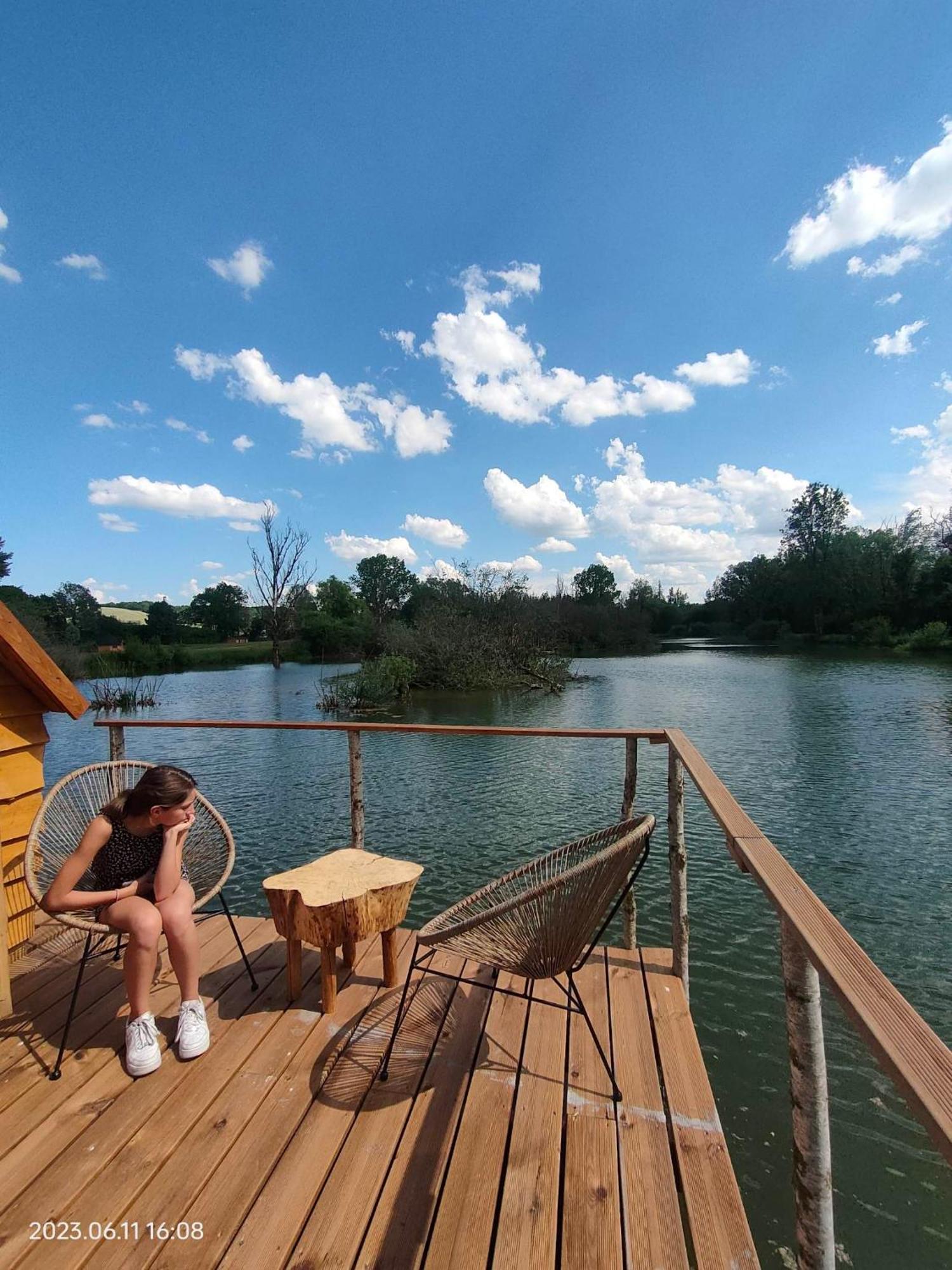 Les Flottantes Chalet *