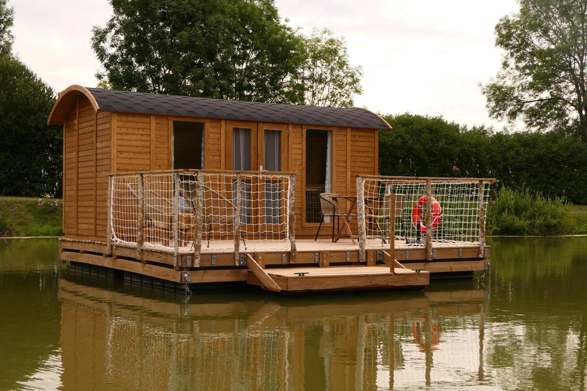 Les Flottantes Chalet Givrauval